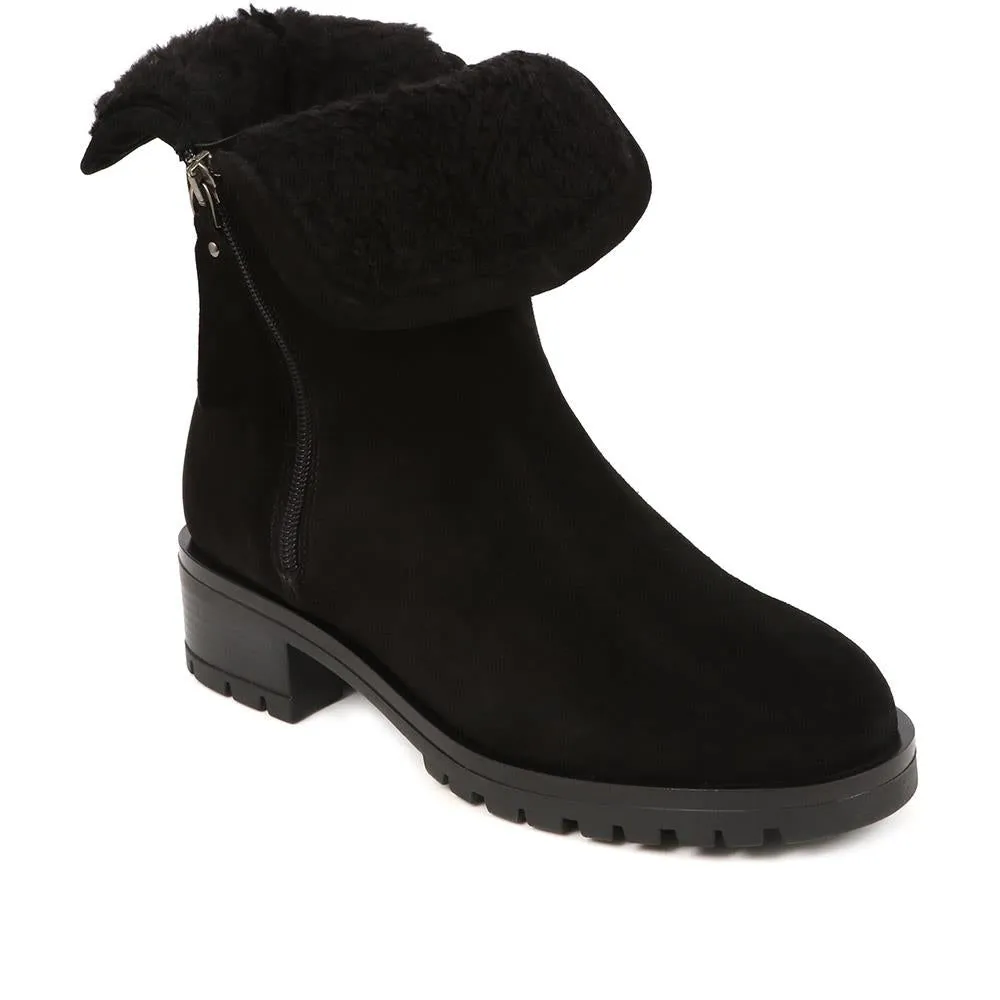 Casual Leather Boots - LORA / 324 368