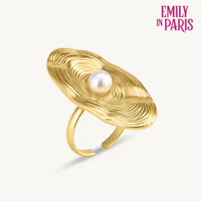 Gold Oval Ring With Pearl