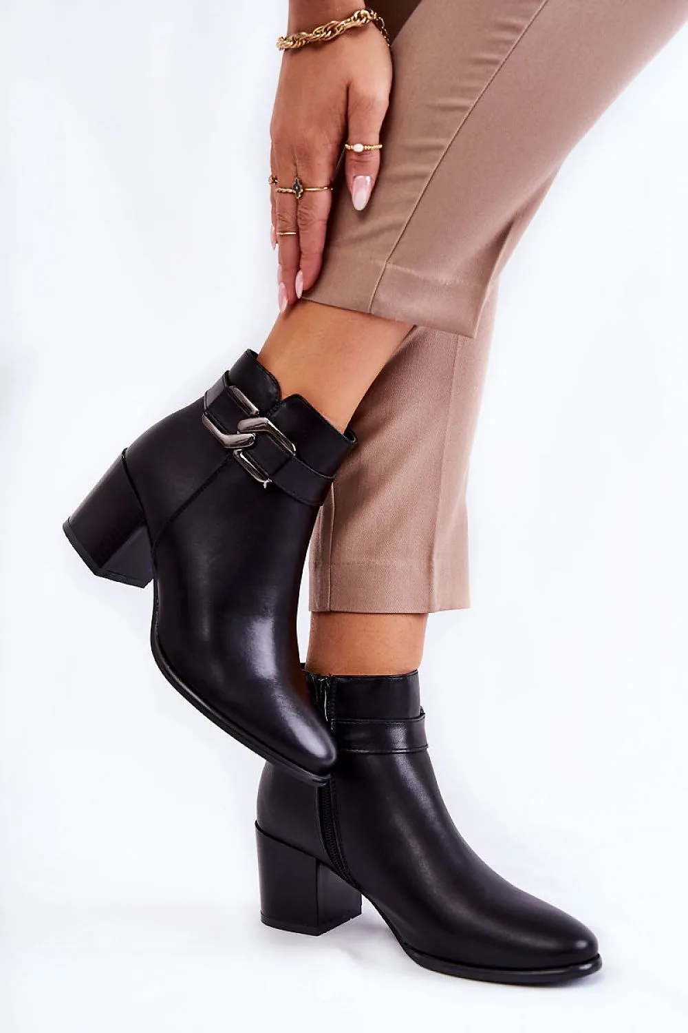 Heel boots Step in style